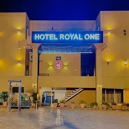 Hotel Royal One Multan Ngoại thất bức ảnh