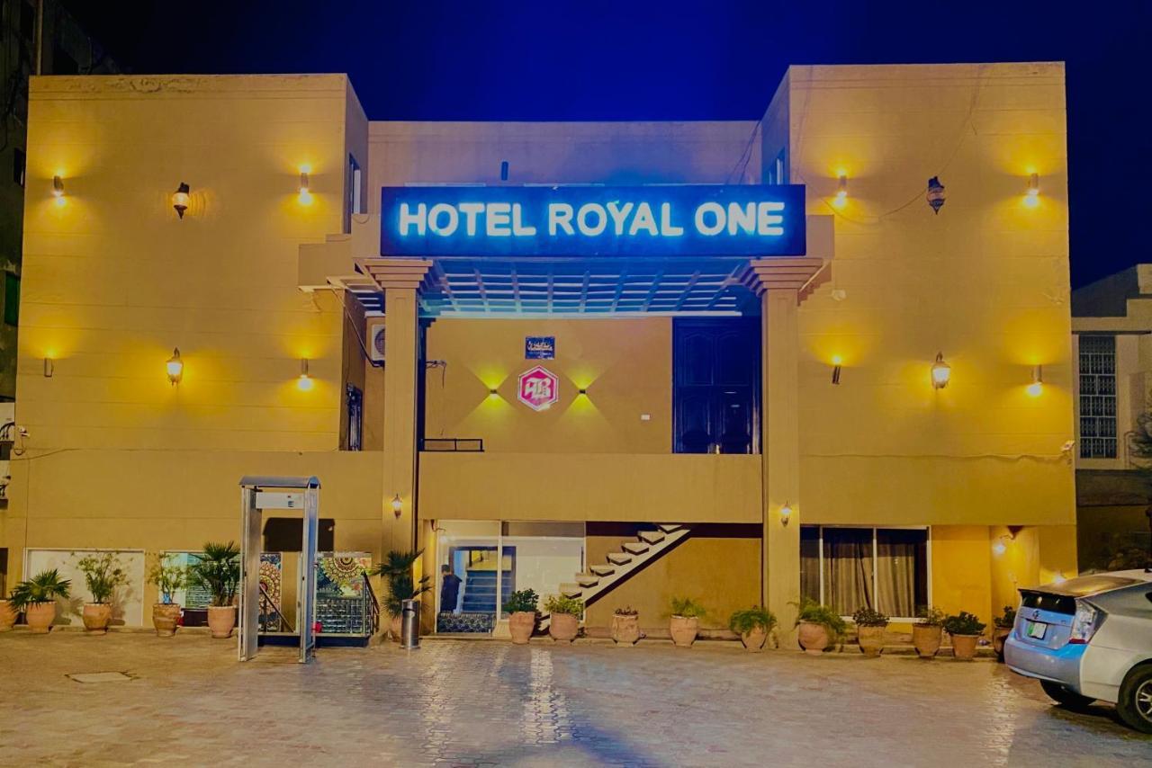 Hotel Royal One Multan Ngoại thất bức ảnh
