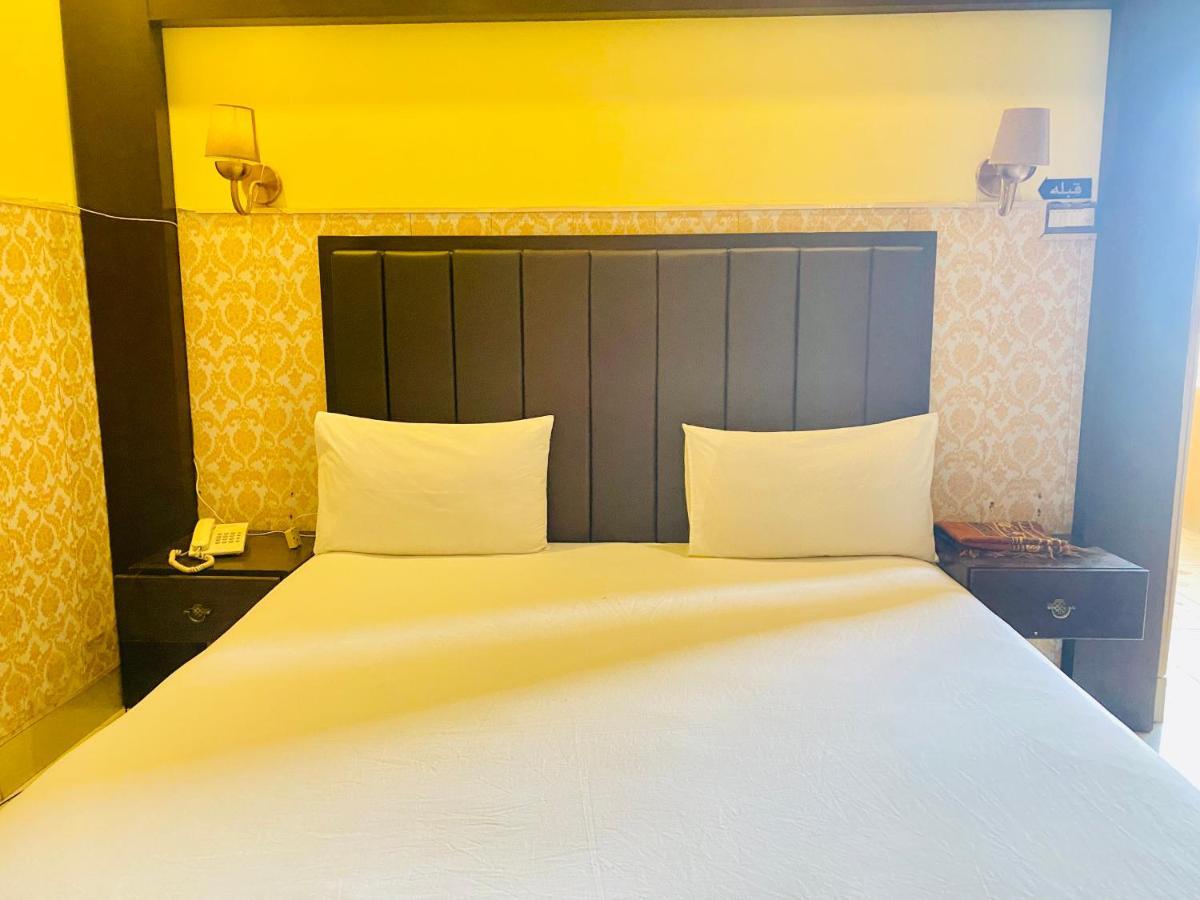 Hotel Royal One Multan Ngoại thất bức ảnh