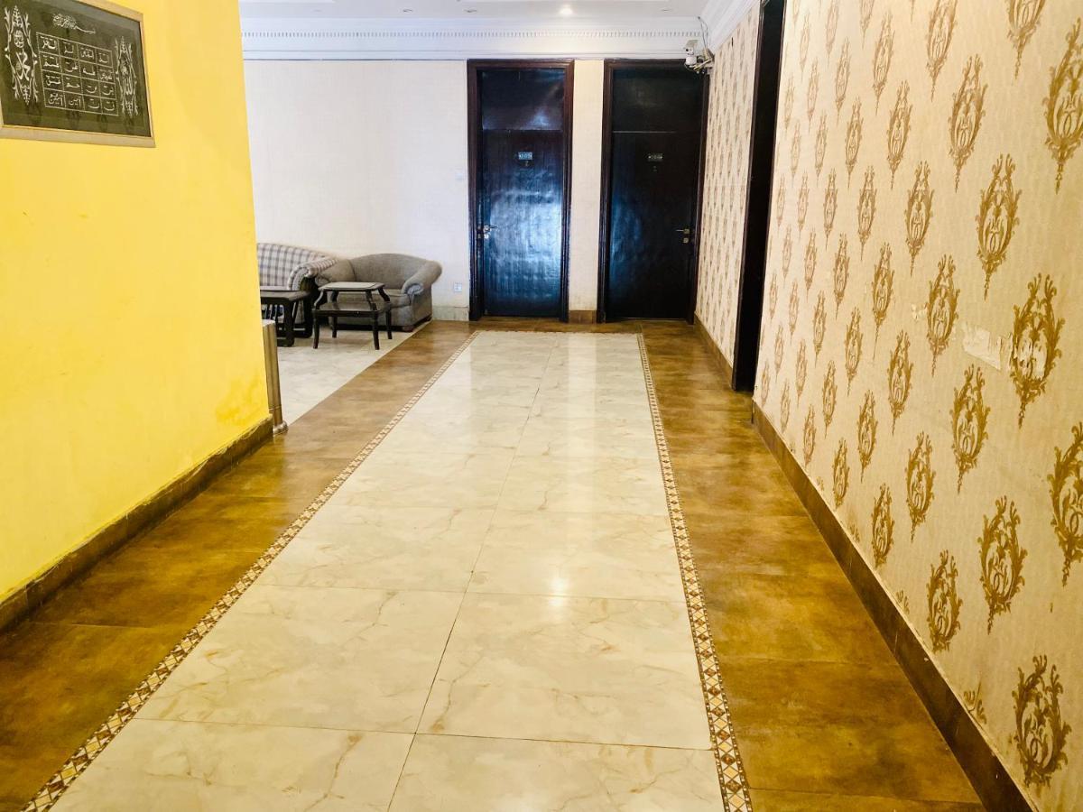 Hotel Royal One Multan Ngoại thất bức ảnh