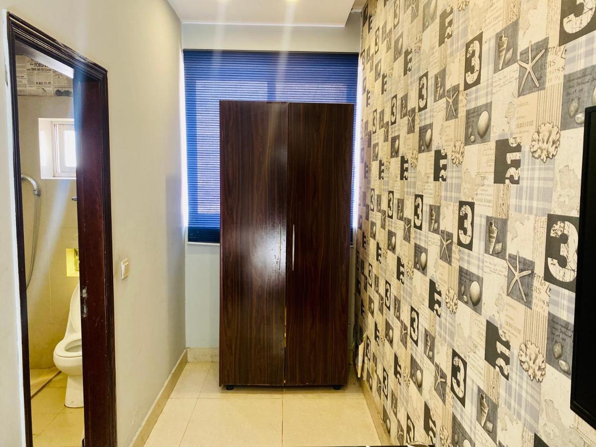 Hotel Royal One Multan Ngoại thất bức ảnh